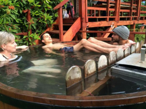 Casa Oregón- Exclusive hot tub near hot springs and lake